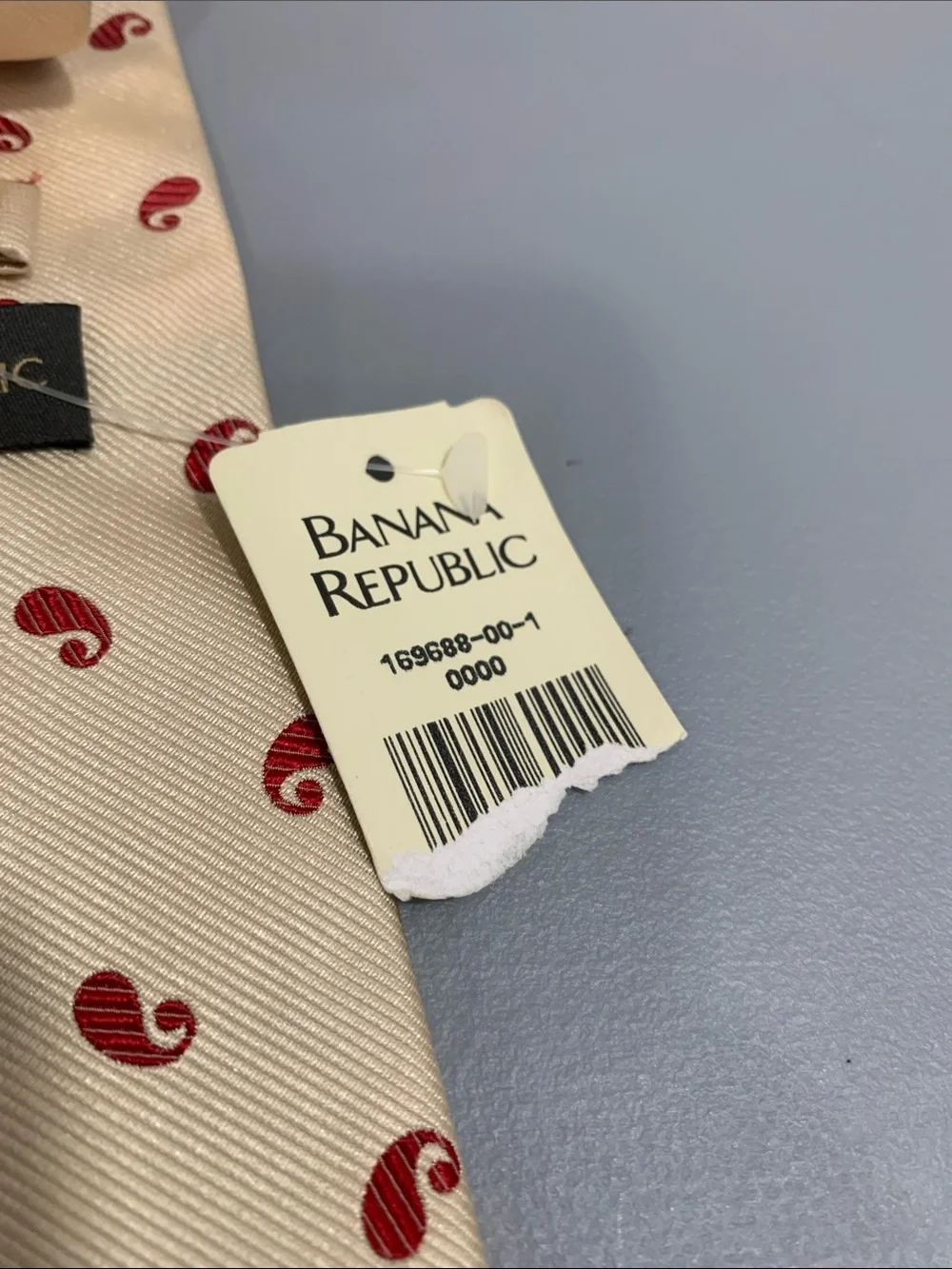 NEW WITH TAGS Banana Republic Men's Beige Paisley Silk Tie $68